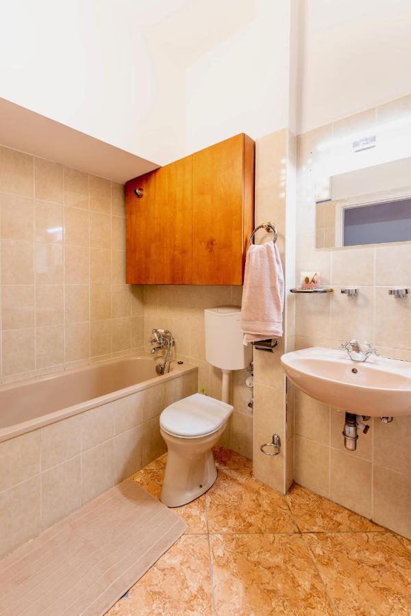 Appartement Elizabeth'S Treasure Deluxe à Budapest Extérieur photo